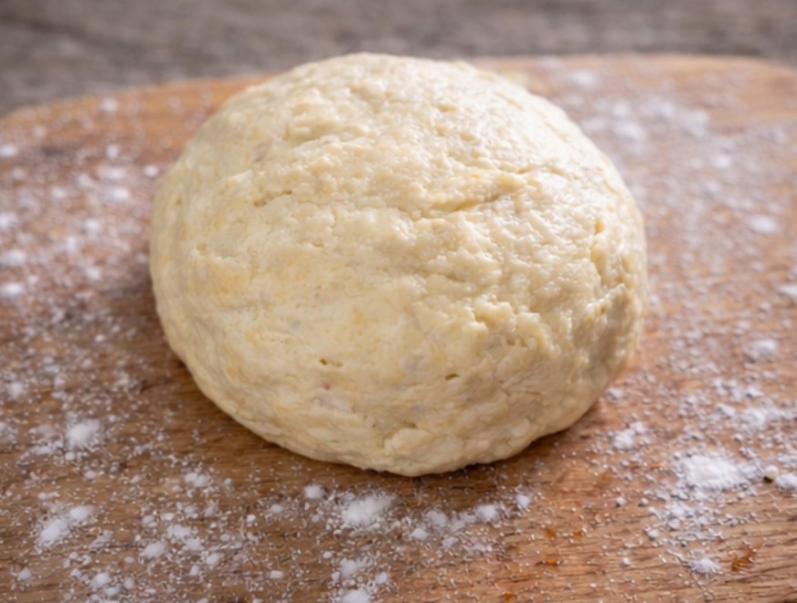 Saratele fragede cu cascaval - crocante la exterior si fragede in interior