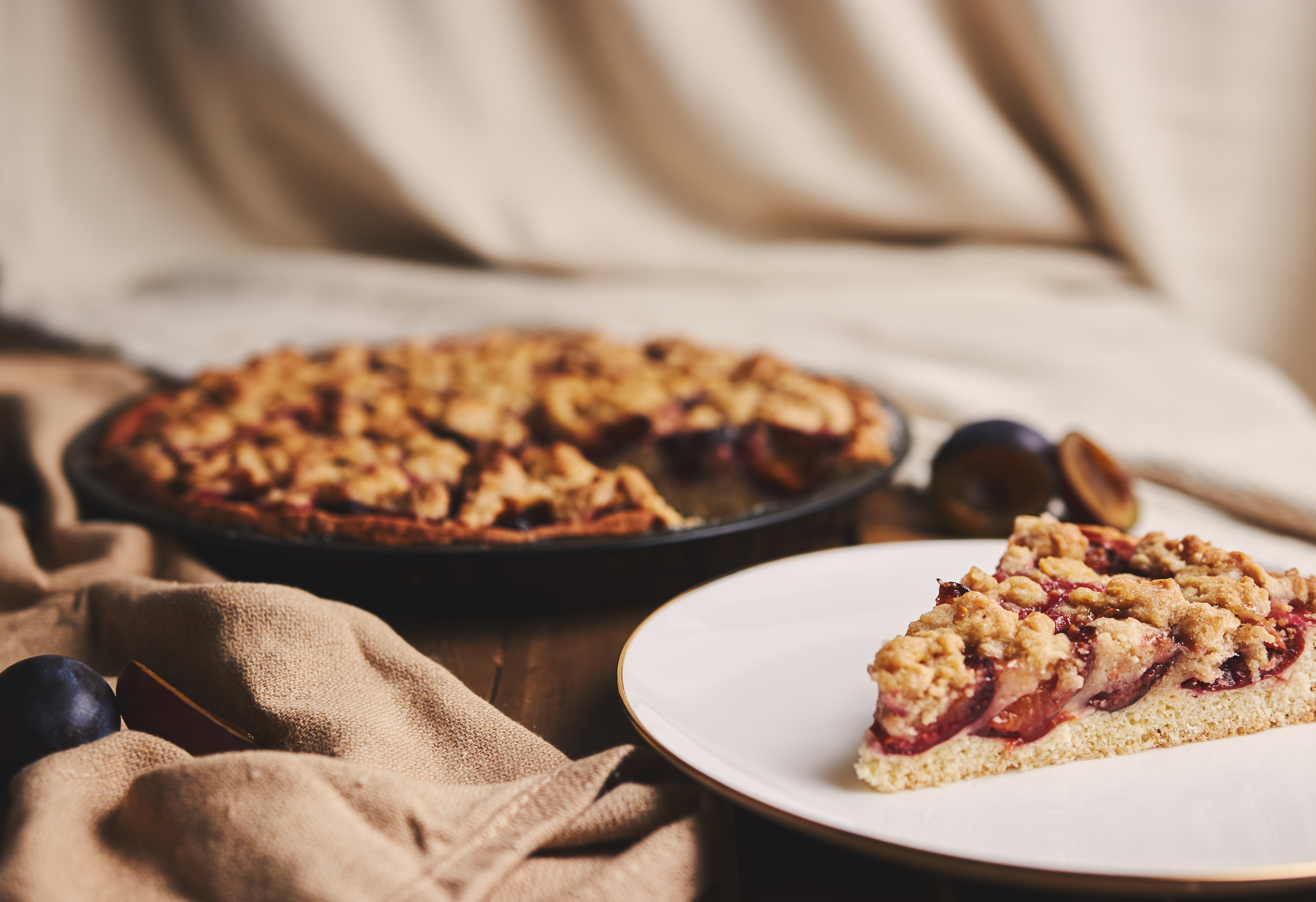 Prajitura cu prune si crumble crocant