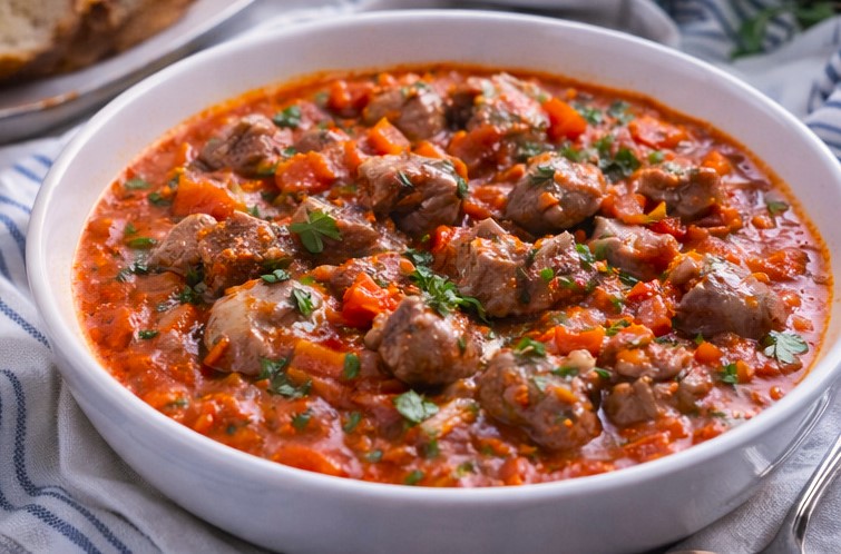 Ficatei in sos rosu - o mancare simpla si gustoasa