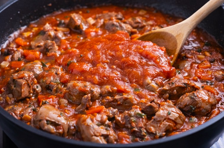 Ficatei in sos rosu - o mancare simpla si gustoasa