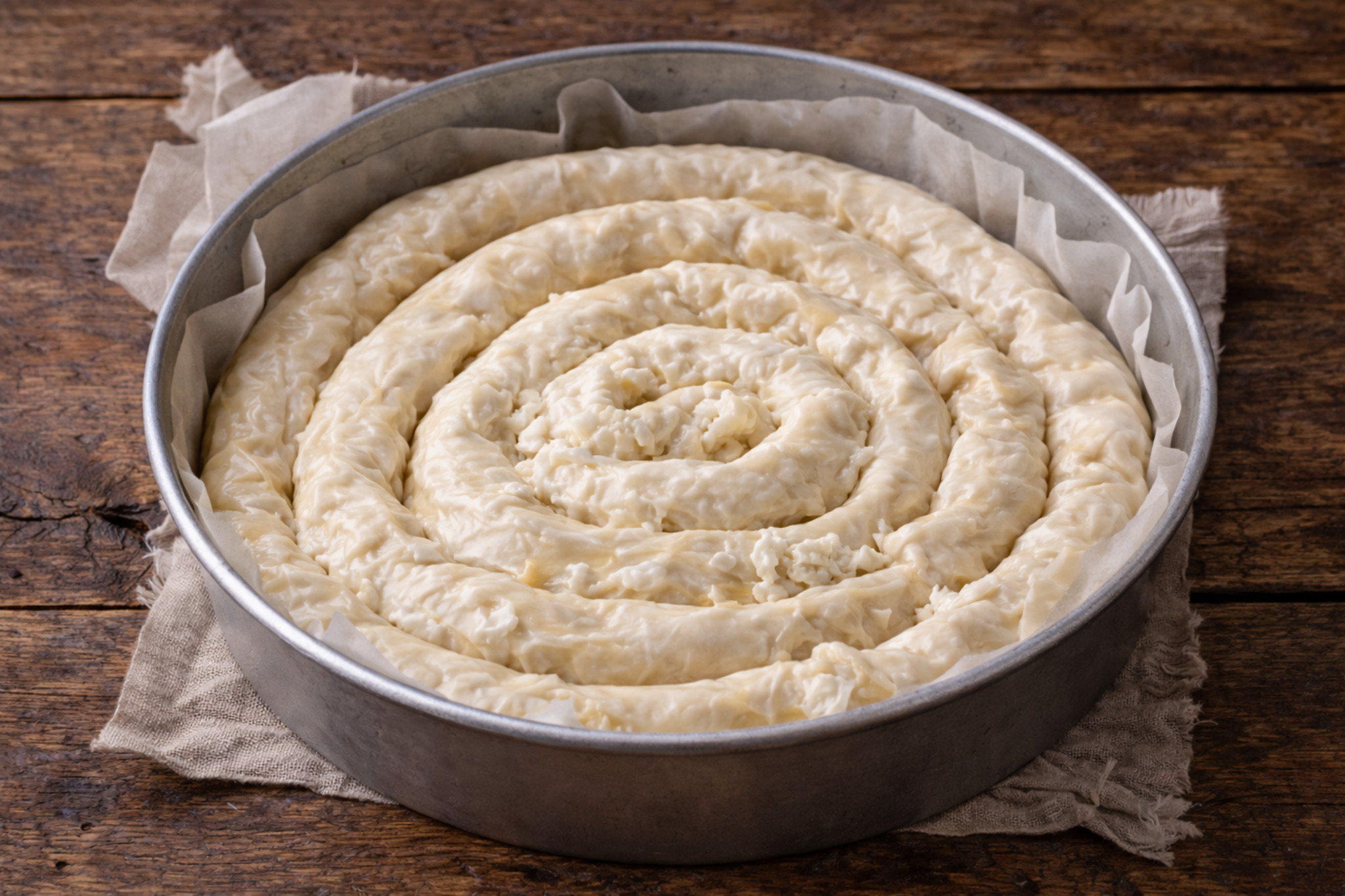 Placinta rasucita cu branza sarata