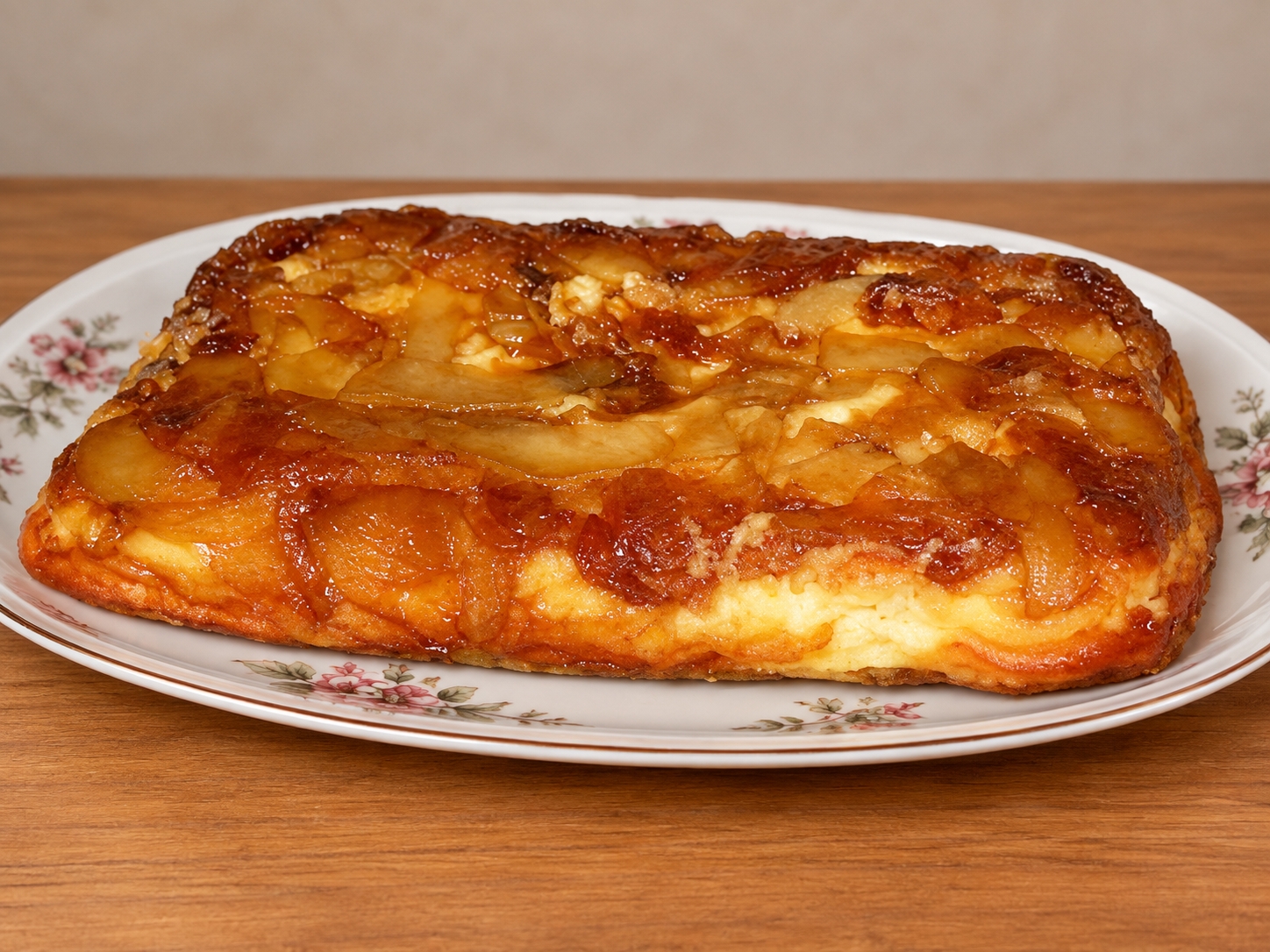 Reteta de Prajitura cu mere caramelizate si branza de vaci