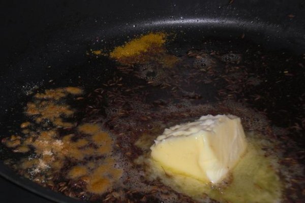 Sos cu Garam Masala si Nigella