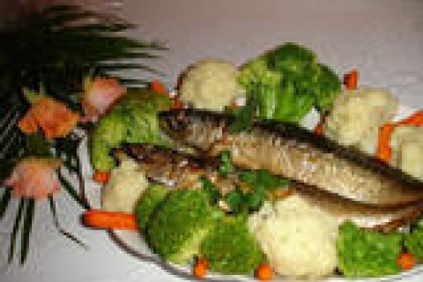 Macrou in Folie cu Garnitura de Legume