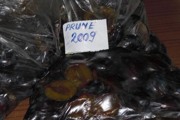 Prune Brumarii (bistrite), Conservate Pentru Iarna