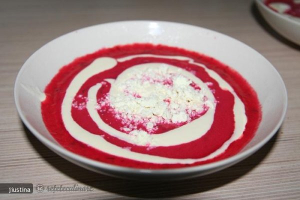 Supa-crema de Sfecla Rosie