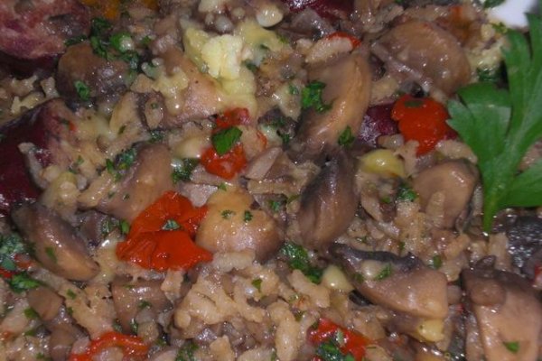 Pilaf cu Ciuperci, Carnati Afumati si Cascaval