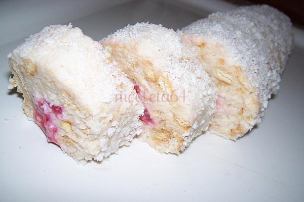 Rulada de Ricotta cu Biscuiti, Cocos si Capsuni