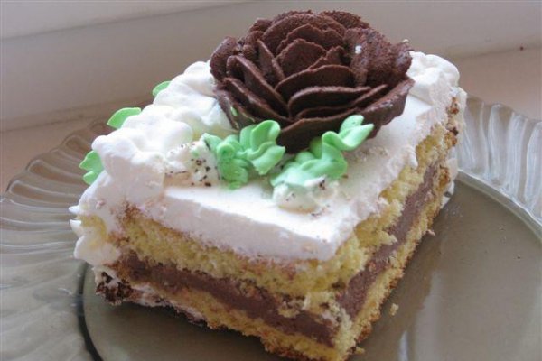 Tort cu crema suhaida