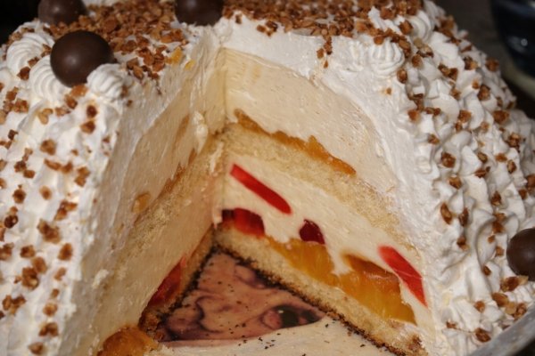 Tort Diplomat cu Piersici si Jeleu