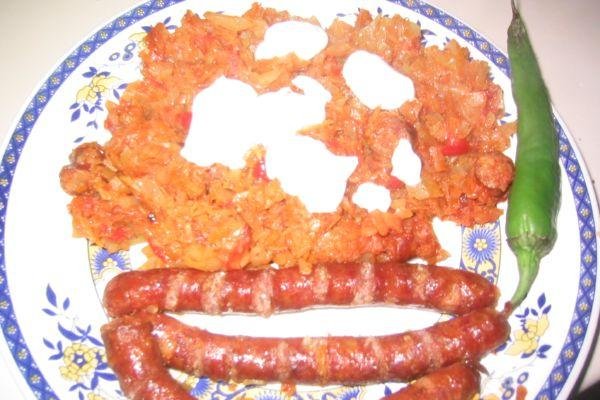Varza la Cuptor cu Carnati