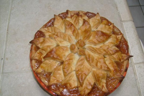 Tarta Frunza de Piersica (Peach Leaf Pie)