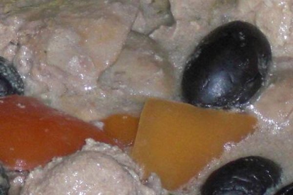 Tocanita de Ficatei cu Sos de Smantana, Cimbrisor si Masline Negre