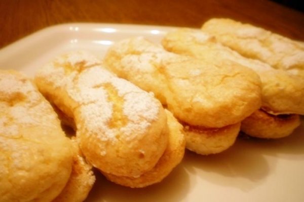 Piscoturi de Sampanie