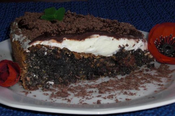 Prajitura cu Mac, Frisca si Glazura de Ciocolata