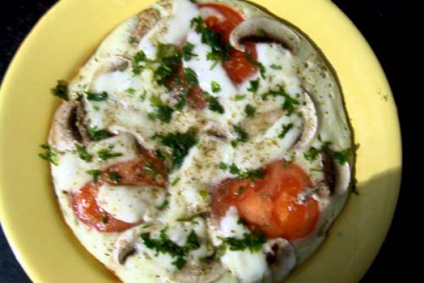Clatite cu rosii si mozzarela