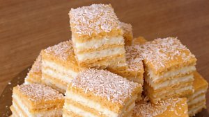 Prajitura cu foi si crema cu nuca de cocos
