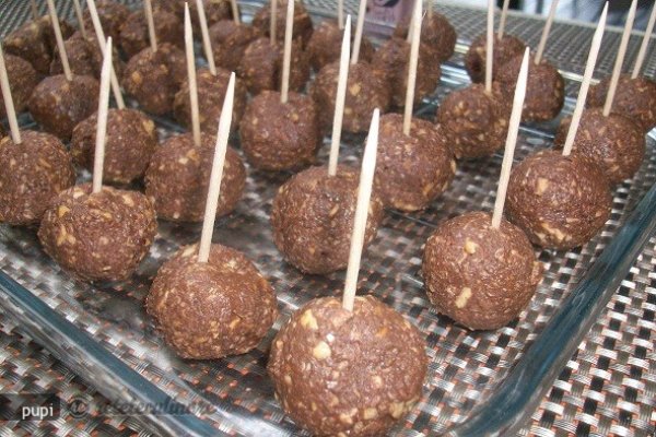 Ferrero Rocher (Bomboane de Ciocolata cu Alune)