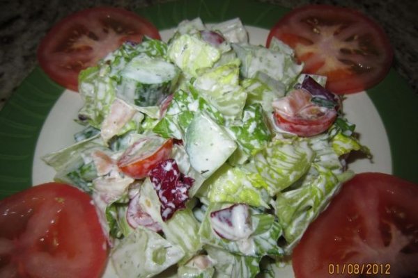 Salata Verde cu Somon Afumat, creveti si Sos de Iaurt