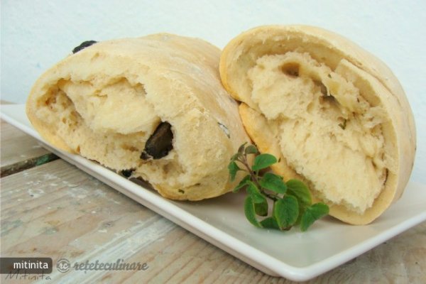 Paine Greceasca cu Oregano si Masline