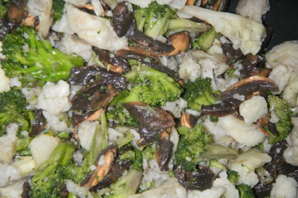 Salata de Conopida si Brocoli cu Ciuperci