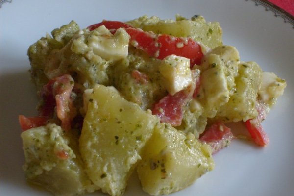 Salata de Cartofi cu Pesto de Busuioc