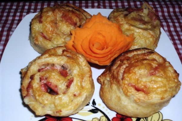 Rulouri de Pizza din Aluat de Foietaj