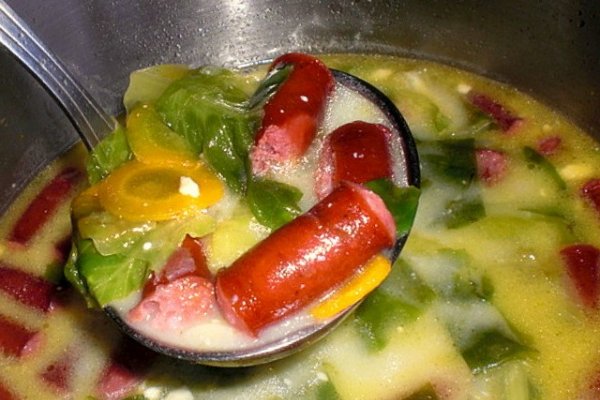 Ciorba de Salata Verde cu Carnati