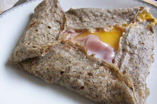 Galette Bretonne Complete (Ou, Sunca si Emmenthal)