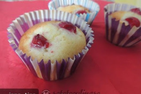 Muffins cu Ricotta si Visine