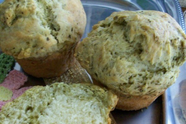 Muffin in Doua Culori cu Pesto