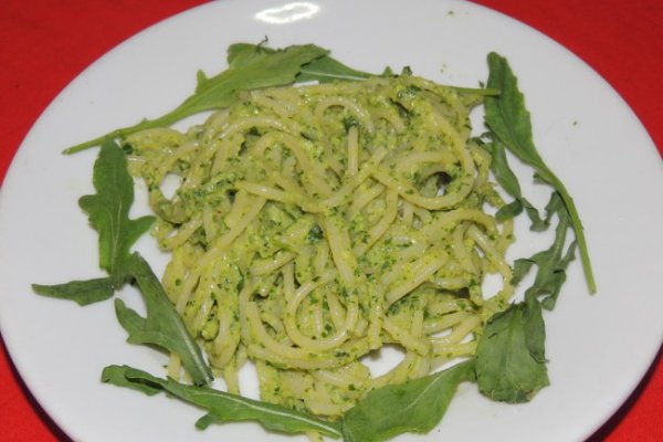 Spaghette cu Pesto de Rucola si Zucchine