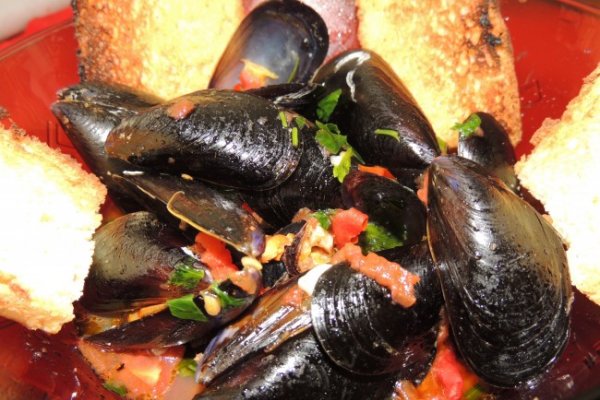 Zuppa Di Cozze Alla Napoletana (Supa de Scoici)