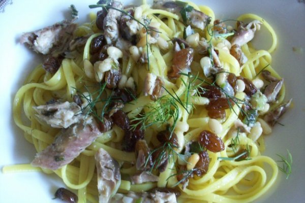 Paste (Linguine) cu Sardine (in Ulei)