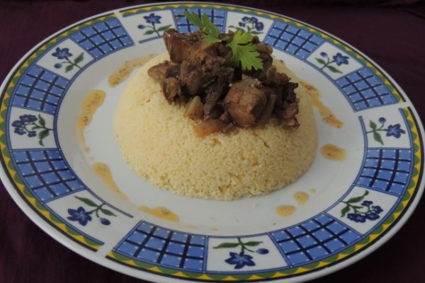 Couscous cu Tocanita de Ficatei si Inimi de Pui si Ciuperci