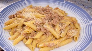 Penne Con Tonno E Cipolla (Paste cu Ton si Ceapa )
