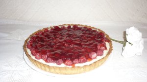 Tarta cu căpşuni (afine şi zmeură)