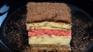 Prajitura cu Blaturi de Bezea, Crema si Glazura