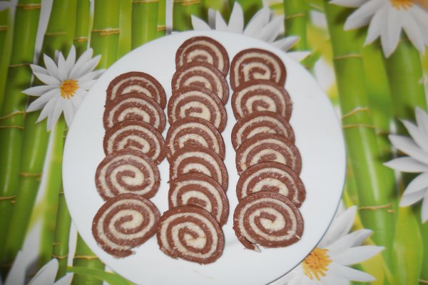 Ruladă din Biscuiţi cu Cocos