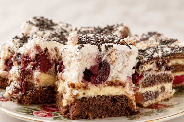 Prajitura cu visine si nuca