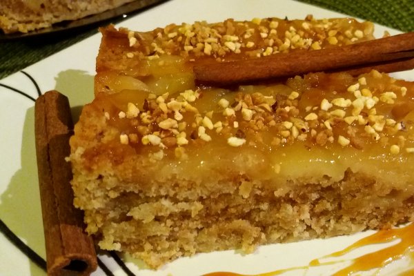 Tarta de post cu mere si caramel