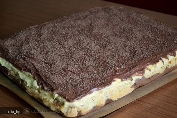 Prajitura cu Mere si doua Creme, Vanilie si Ciocolata