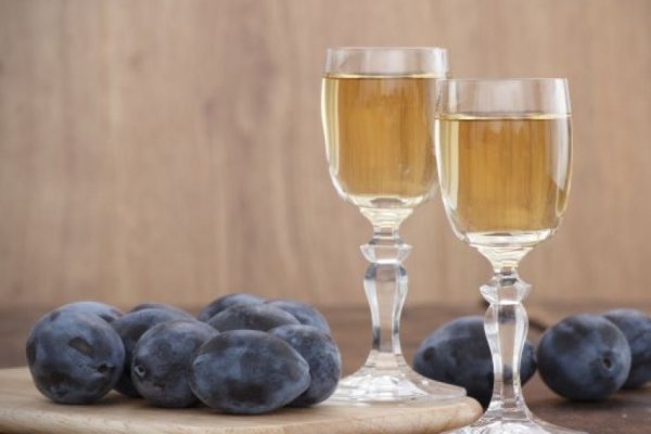 Calitatile terapeutice ale tuicii de prune - ce au descoperit cercetatorii