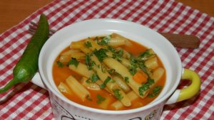 Mancare de Fasole Pastai cu Rosii