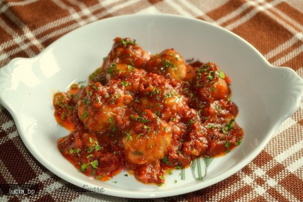 Polpette Alla Pizzaiola - Chiftelute Fierte in Sos de Rosii