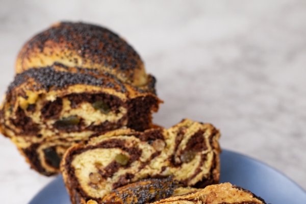 Cozonac cu nuca si rahat