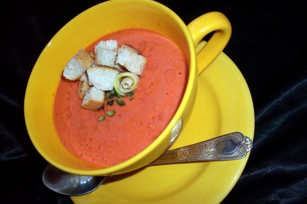Supa de rosii cu crutoane (gazpacho)
