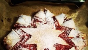 Prajitura steluta cu gem de gutui