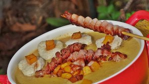 Supa crema de dovleac, cu gutuie si jambon