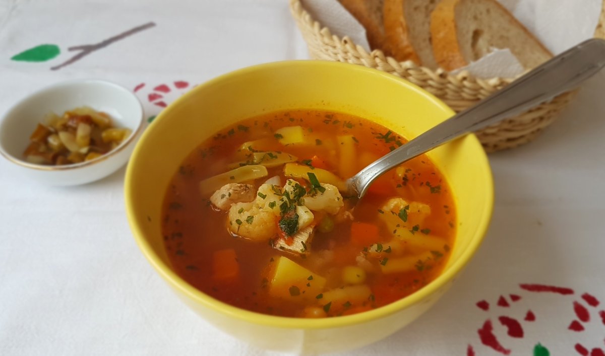 Ciorba de porc cu legume | Borsuri, supe, ciorbe | Reteteculinare.RO